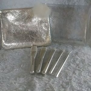 M.A.C. Gold Snowball Brush Kit
